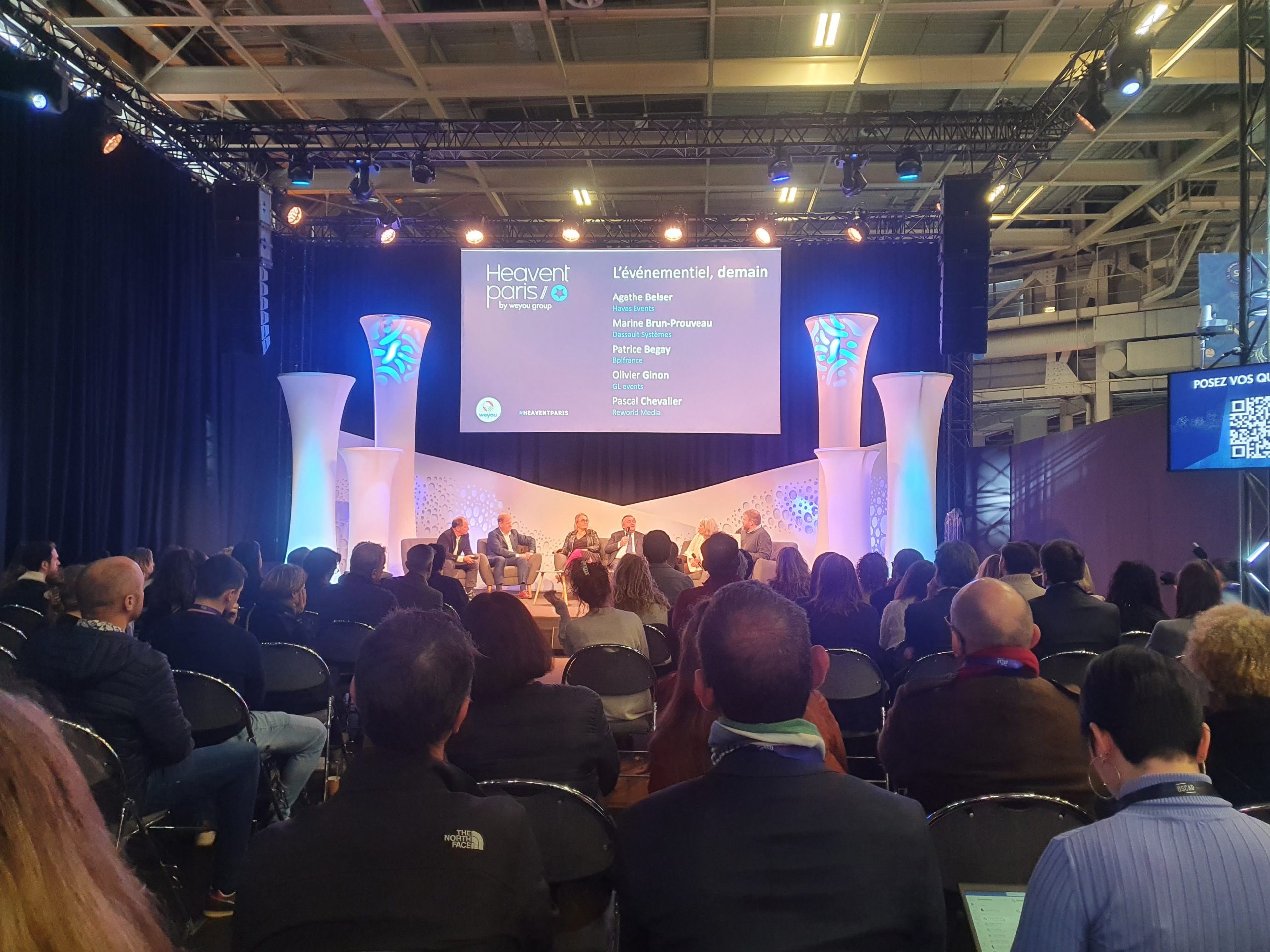 Photo d'une conférence au salon Heavent Paris sur l'événementiel de demain