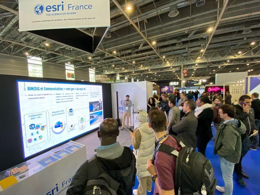 Photo d'un stand sur un événement Esri France - SIG 